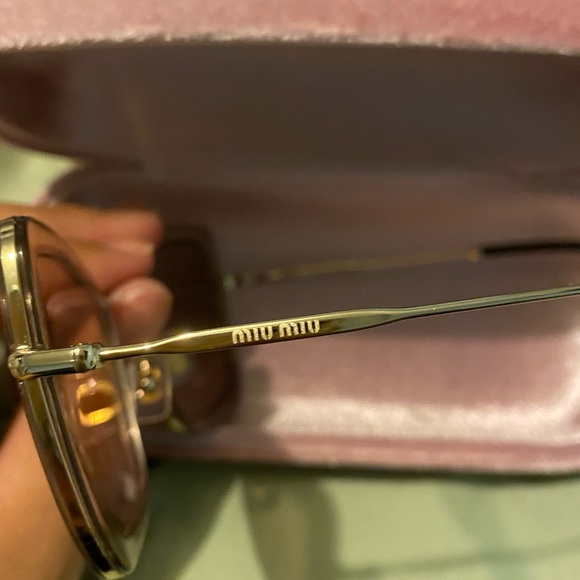 MIU MIU MU 55VS - Sunglasses - Picture 3 of 3